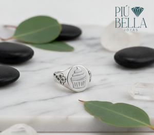SELLO OVAL 9 x 11 MM O REDONDO 10 MM – ANILLO DE PROFESIÓN – SELLO P925 LOGO EN PLATA + APLIQUES LATERALES EN PLATA